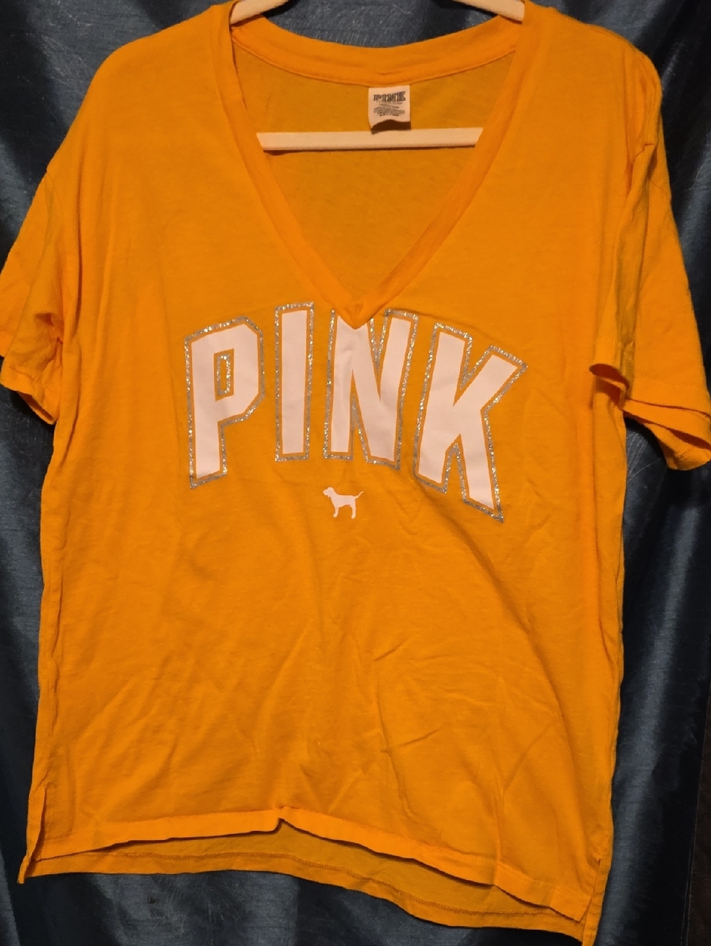 PINK V-neck Logo Tee